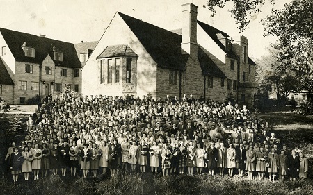 Student body in front of Fjelstad Hall, 1945